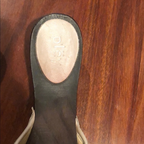 Plëy - Picture 2 of 7